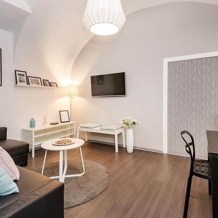Apartment Napoleon Любляна Екстер'єр фото