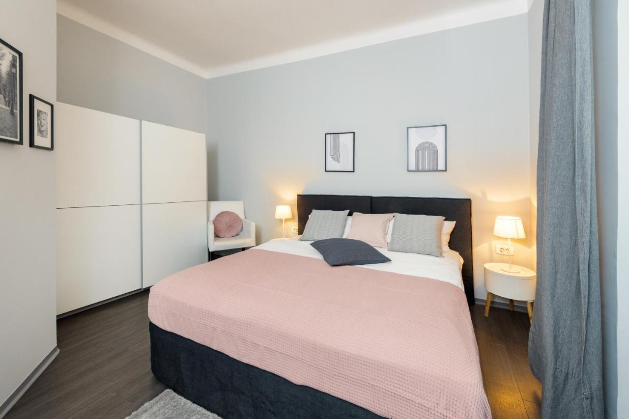 Apartment Napoleon Любляна Екстер'єр фото